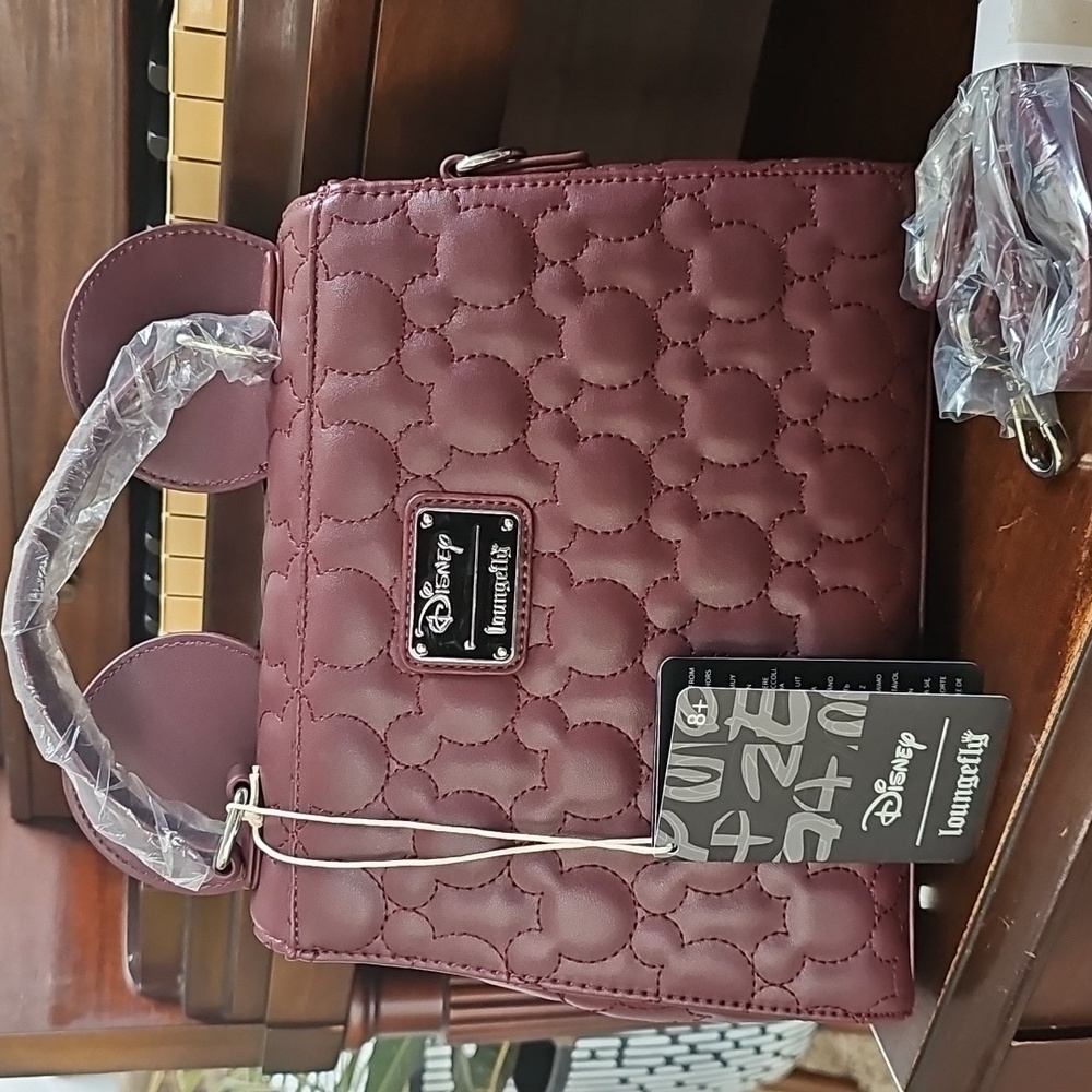 NWT Loungefly Disney Minnie Mouse Quilted Crossbody Burgundy Handbag Bow Satchel - Picture 2 of 8